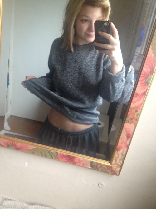 fl00sie:  Cwtchy jumper  adult photos