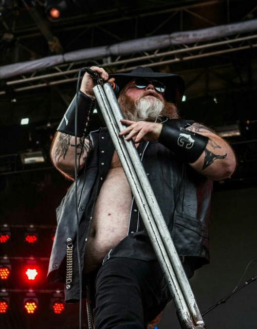 thickbear475: korndoggy: Just stumbled across this band “Texas Hippie Coalition” and i t