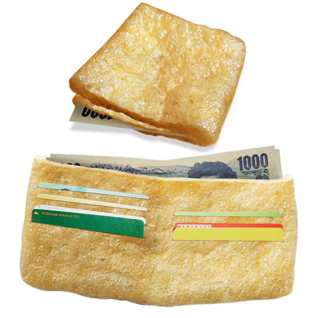 goes54667752:油揚げウォレット / Aburaage Wallet黄金色で縁起の良い財布です。ただ狐には注意を。化かされお札が葉っぱに変わらぬようお気をつけください。