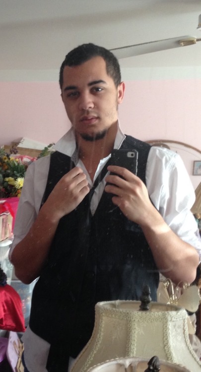 gaymerjai:  The moment you look hella sexy… Then the moment you notice you need to clean your the mirror.
