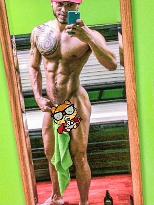 dominicanblackboy:  Yellowboi fine fat muscle latin ass!😍