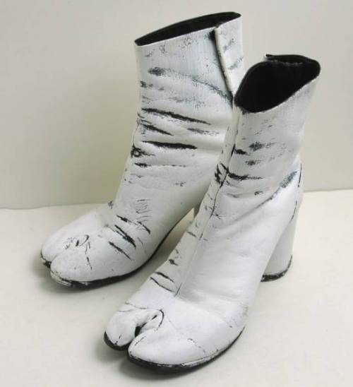 lacollectionneuse:マルタンマルジェラ ペンキ 足袋 ブーツ38 painted tabi boots (eu 38) • martin margiela59,800 円 