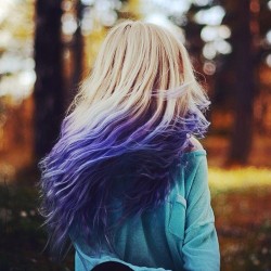 hairweareagain:  www.suzannabanana.tumblr.com