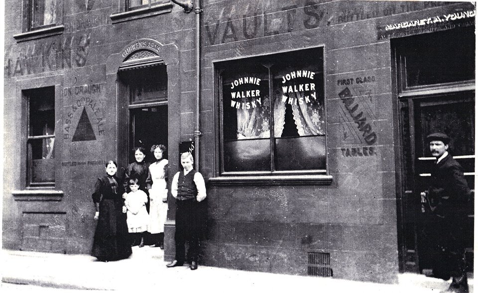 farfromthetrees:  A pub in my home town photographed in the late 1800’s.The pub