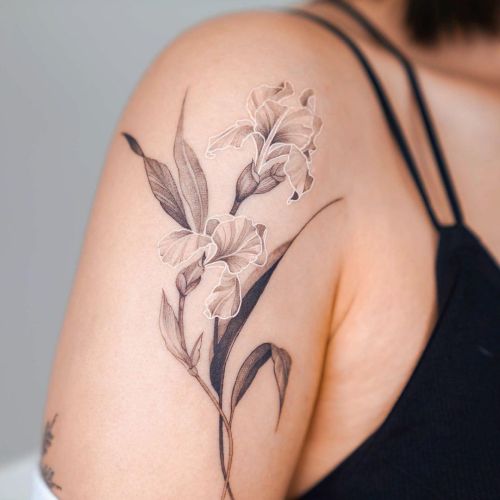 ig: zeetattoo blackw;flower;white