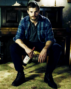 fifty5hadesofgrey:  Paul Spector - The Fall (still) 