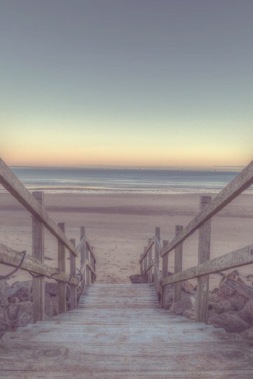infamousgod:  Steps to the beach By Sarah*Rose