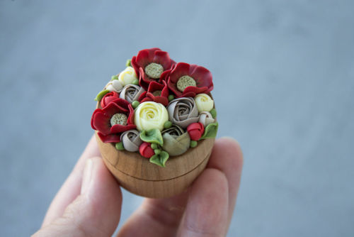 starshine813:toonskribblez:wordsnquotes:Stunning Ring Boxes Look Like Real Life Lush Succulent Plant