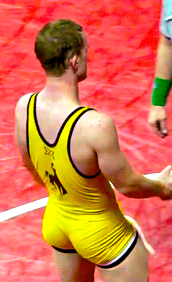 wrestleman199:  there’s just something about a wrestler in a yellow singlet 