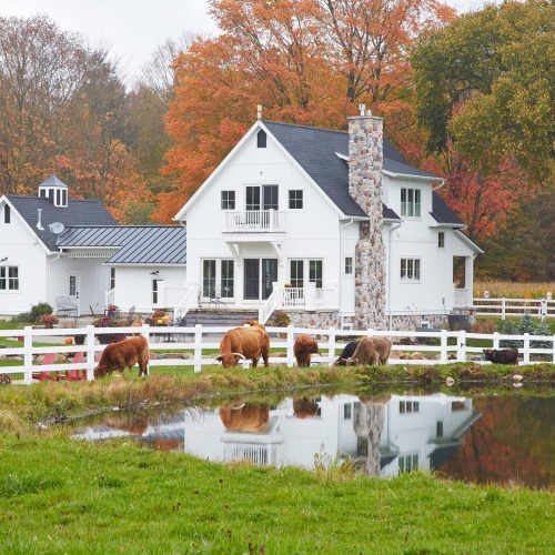 oldfarmhouse: Another view of the Michigan farmhouse @wrsphoto @searsarchitects (via #countryhomemag