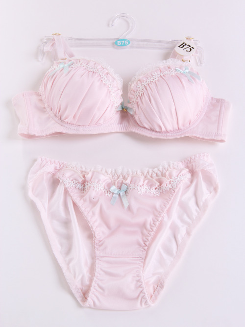 frillylacylove:  ♡ petit palissee powder snow set ♡