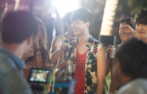 gilbakk: [Part.2] Lee Jong Suk＆Kim Woo Bin - BEER「Cass Fresh」website gallery! Source: www.cas