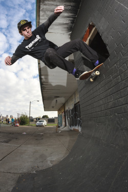 betterskatethannever:  vacationtonowhere:  David Dixon rock n roll at The Wig DIY skatepark  // photo Dominic Palarchio