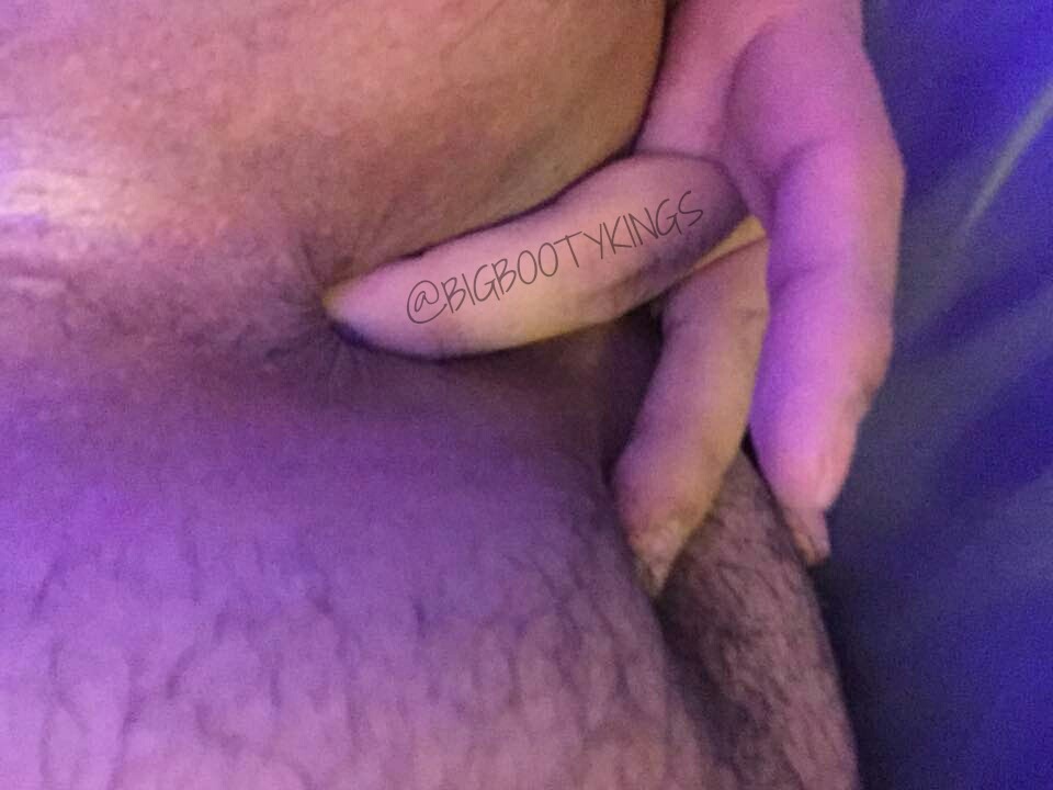 bigbootykings:  NEW EXCLUSIVE SUBMISSION: Dick would love sooo perfect in his mouth
