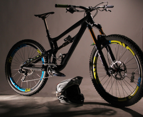 rainylayne: gravitystardust: rock-n-ride:2015 Santa Cruz Nomad | JHPE911 Our bike shop in Austin is 