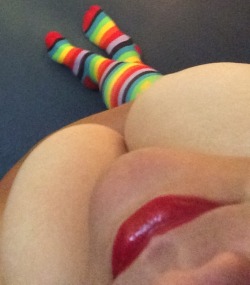 fuck-yeah-just-eat-it:  i-want-spankings:  I can’t find this lipstick and it makes me unhappy 😑  Hmmmm, socks … ❤❤❤ … so sexy!