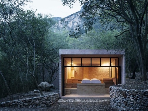 The Art of Camouflage: A Disassembled Vacation House in Monterrey, MexicoPhotography by Rory Gardine