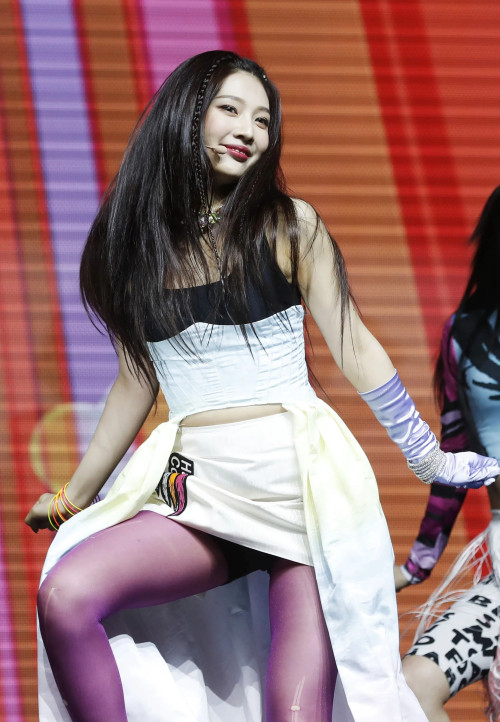 Porn Pics [HQ] Joy, the ReVe Festival  Day 1   comeback