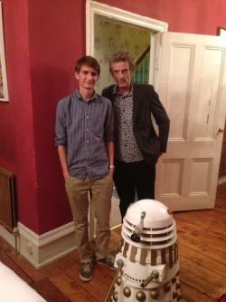 timelordbeta721:  louisnormal:  Did I mention the time I had Peter Capaldi round for dinner?  Please tell me he is related to you 