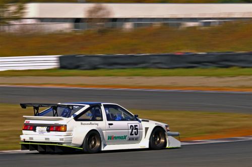 beautifullyengineered:  Nakayama Racing upgrades the 4A-GE in their privateer AE86 Source 