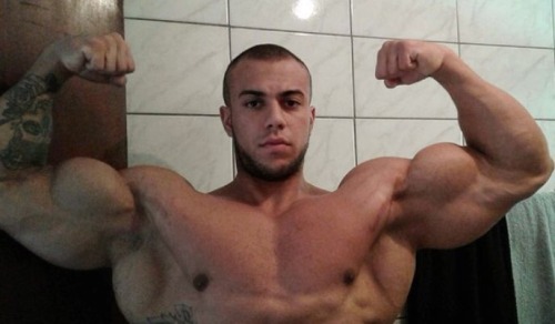 musclegodselfies:  Marcello De Angelis