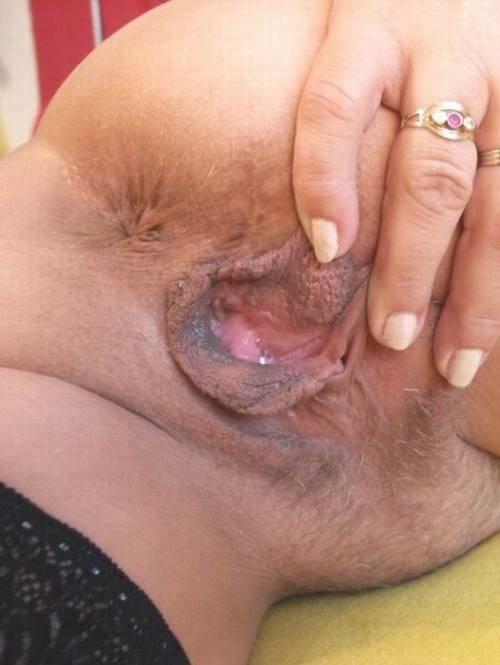 OMFG!!  Chewable pussy lips!!