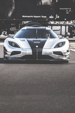 fullthrottleauto:  Koenigsegg One:1 (by Lyon1845)