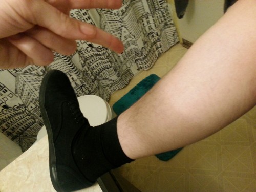 veryhairylegs: My name is Ollie and I’m a 24 year old nonbinary queer. Raised afab, it’s