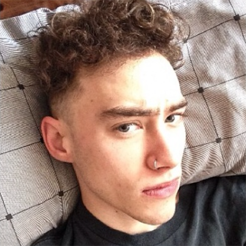 emreturkmen:  Olly Alexander + Selfies (insp) 