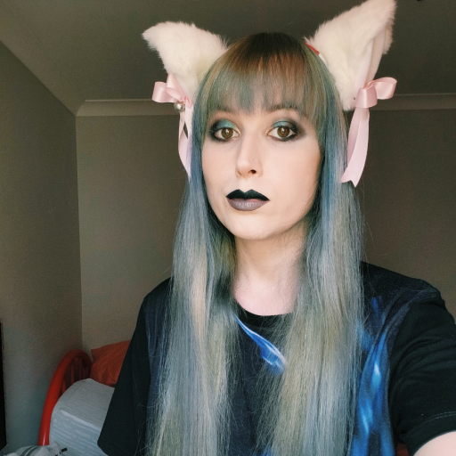 catgirlfingies:Am i pretty?