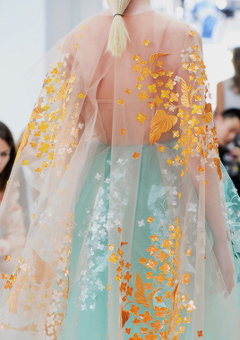 chandelyer:  Delpozo spring 2015 