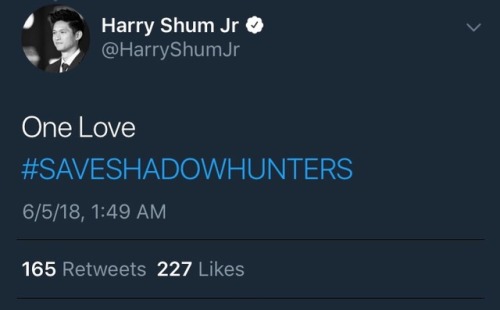lightwoody:the cast of shadowhunters putting up a fight :’)