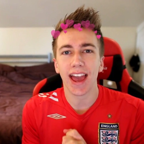here are some simon icons from his new video!! (if u would like the hearts on the icons with an effe
