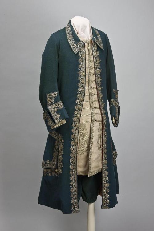 lookingbackatfashionhistory: • Ceremonial Dress of Emperor Peter I: Culotte Trousers. Place of 
