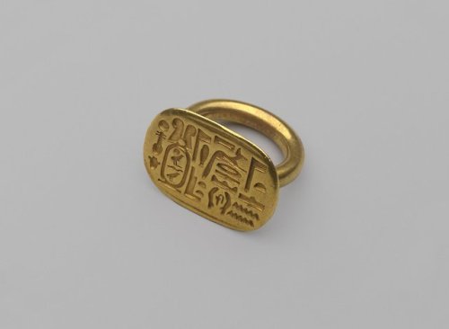 theancientwayoflife:~ The Cheops Ring.Place of origin: Giza, EgyptDate: ca. 664-404 B.C.Pe