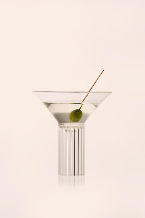 milo–vs: Calici Milanesi cocktail glasses by Agustina Bottoni