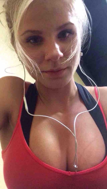 naughtyandy82: anonslutexposer:Michelle pt.2 reblog if you want more of this sexy lil mami Definitel
