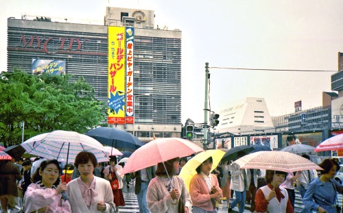 Tokyo (1986)東京 (1986年)Source: Flickr/jpigeot