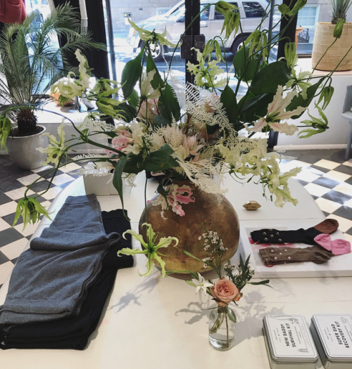 blooms at @hatchgal’s new flagship at #17Bleeker! (at Flower Girl)