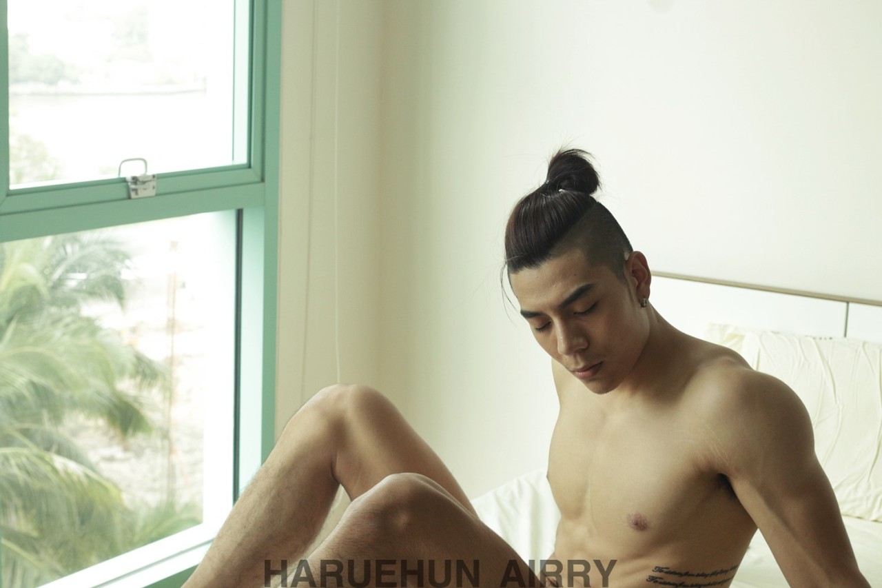 haruehun:  NEW GUY IN THE HOUSEJimmy Tubthep submitted his snapshots for our new