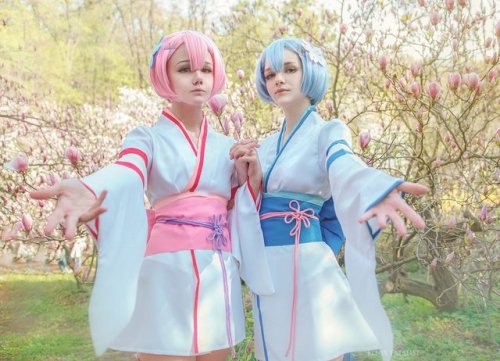 hotcosplaychicks: Rem and Ram by fenixfatalist Rem by SmetanRam by KatsumiPhoto by @fenixfatalist Mo