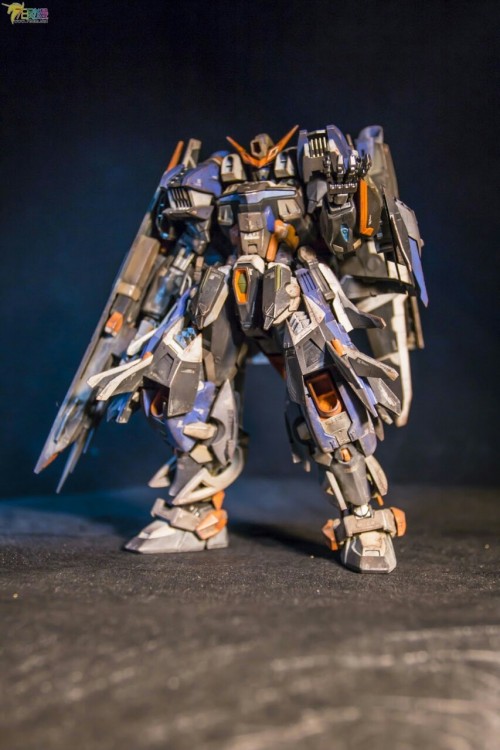 toysmaniac:  Mobile Suit Gundam Resonance - Custom Build  Modeled by noctizer