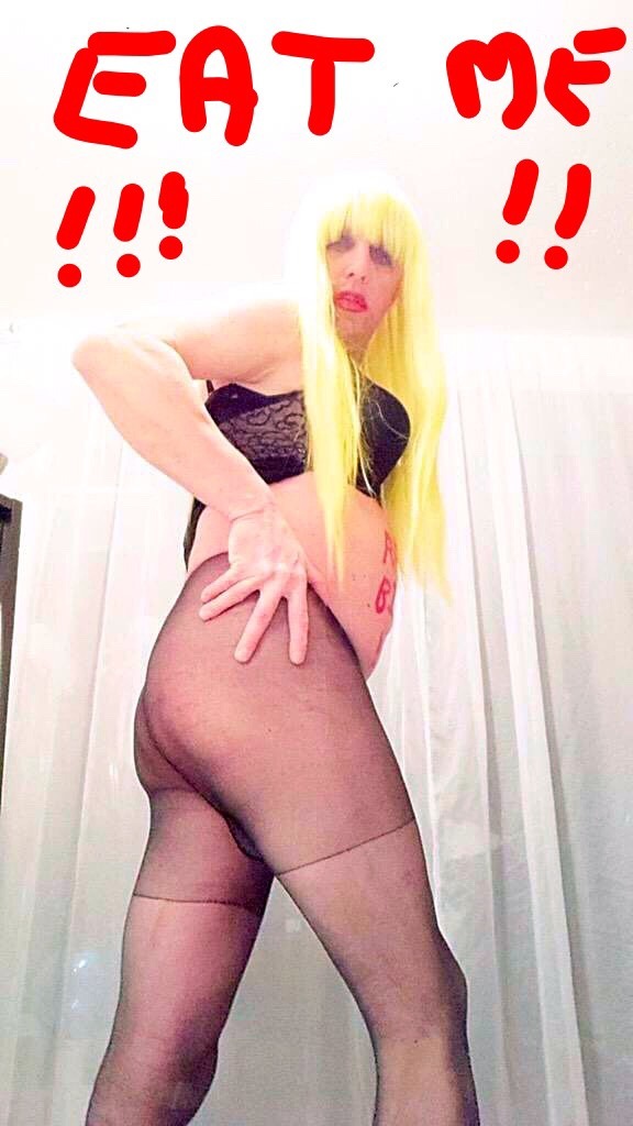 I adore this exposed sissy slut and would love having unbridled lust with her