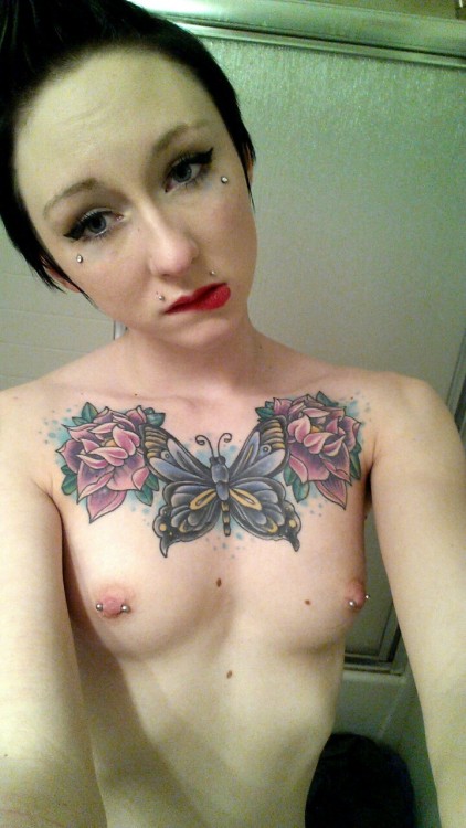 dopekingjellyfish:  Piercings. 