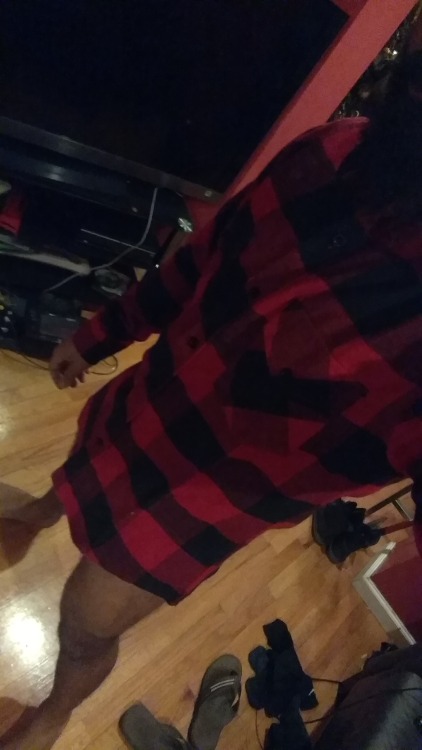 thewolfatethesheep:  So I went out to a kink event Saturday in nothing but flannel, suspenders, boots and my black kilt.   I decided to share some pics I took before heading out. …