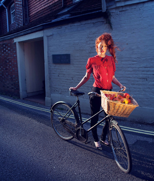 gaah-stly: red ahead by Miss Aniela on Flickr.