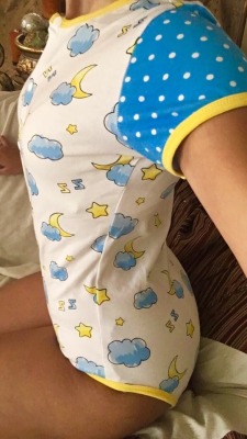 tropicallittlegirl:  The new onesie daddy