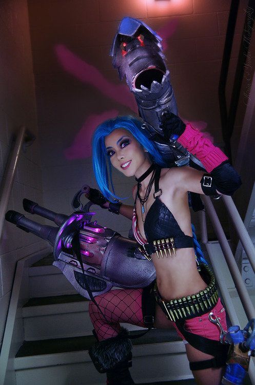 cosplaysleepeatplay:  Jinx from League of Legends