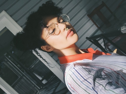 babeobaggins:lil dork 🙇🏽