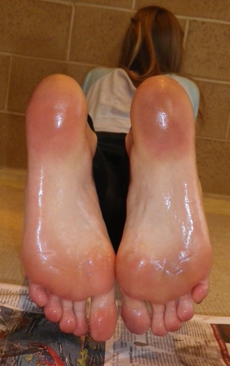 feetfap69: Happy 2016 people!&lt;3 FeetFap, Foot-Dump!